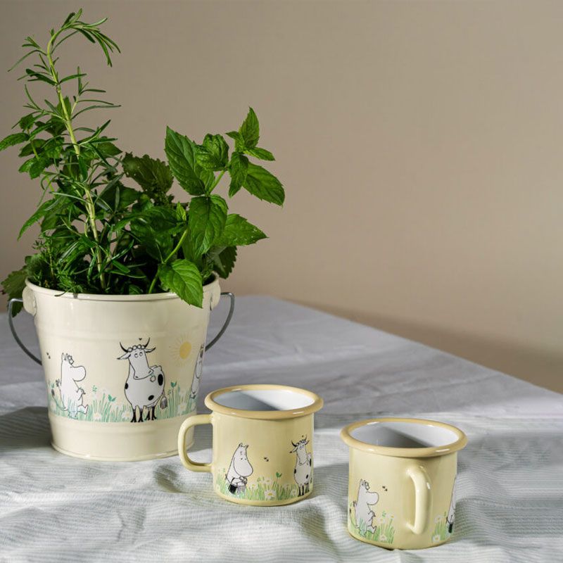 Moomin by Muurla - Emaljekopp 2.5 dl - I hagen gul