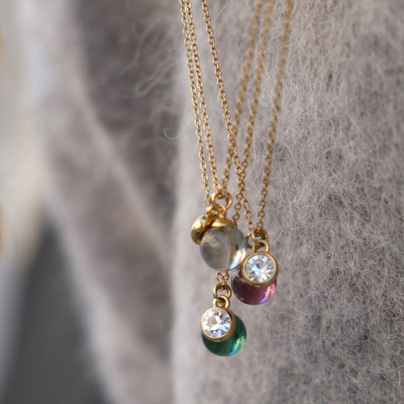 A&C - Kort kjede med grå glasskule - G