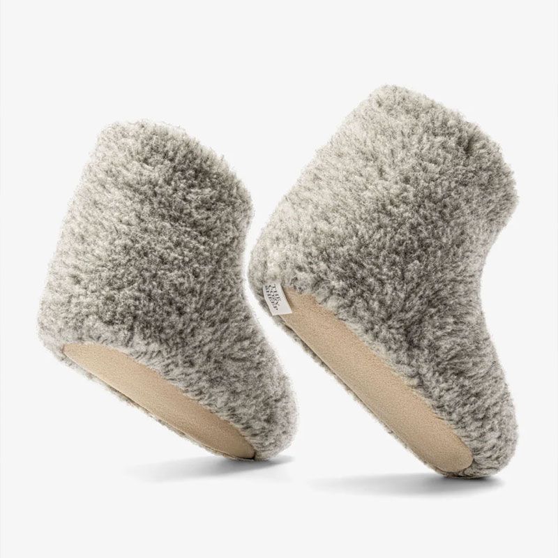 The Cozy Sheep - Høye ulltøfler - Lysegrå