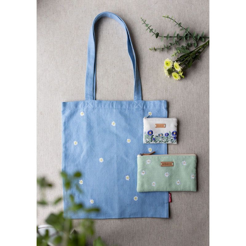 Others - Håndbrodert lommebok liten - Blomster blå