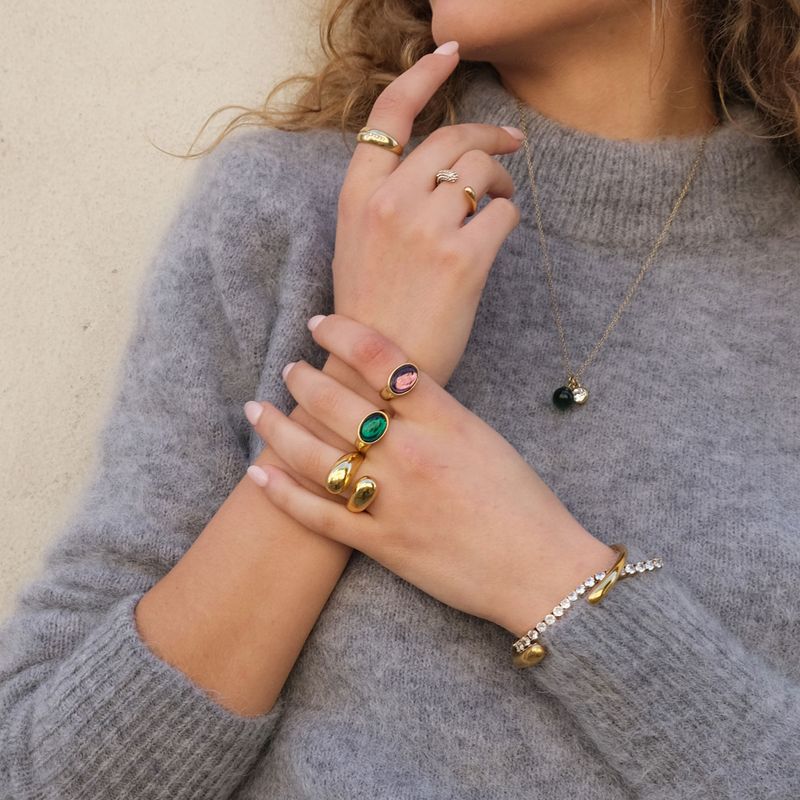 A&C - Kort kjede med plommefarget glasskule - G