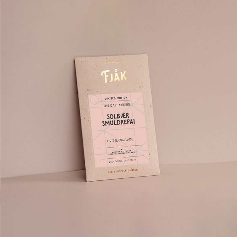 Fjåk Sjokolade - Solbærsmuldrepai hvit sjokolade